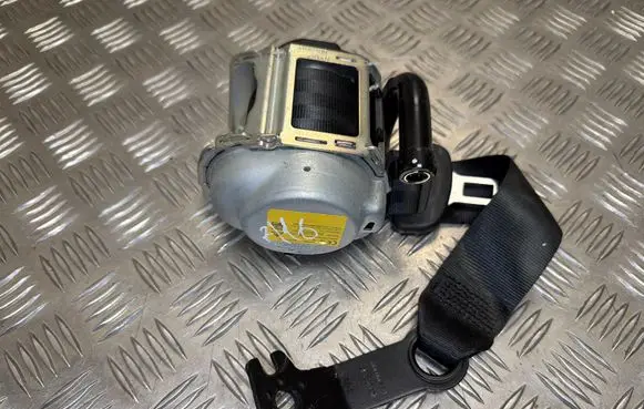 Volkswagen PASSAT B8 Rear seatbelt 34145137