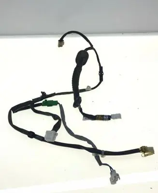 Subaru Forester SG Rear door wiring loom 81822SA100 81822SA