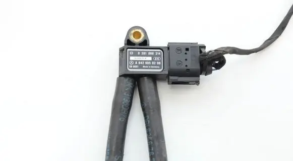 Toyota Land Cruiser (J100) Exhaust gas pressure sensor 0281006214 A6429050200