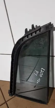 Mitsubishi L200 Rear door window glass