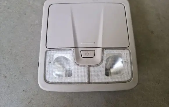 Isuzu D-Max Front seat light