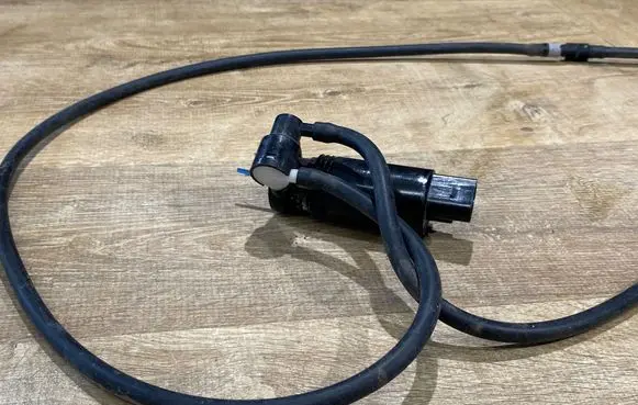 Land Rover Range Rover Sport L494 Windscreen/windshield washer pump 1048413003 269695 180625C