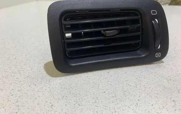 Subaru Outback Dashboard side air vent grill/cover trim