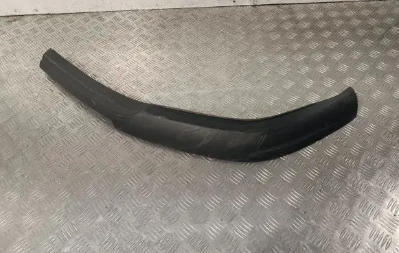 Front bumper lip