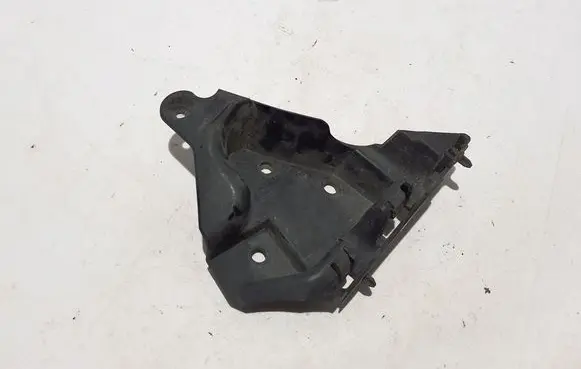 Front bumper mounting bracket