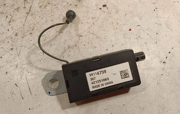 Opel Insignia B Aerial antenna amplifier 39114759 421251063