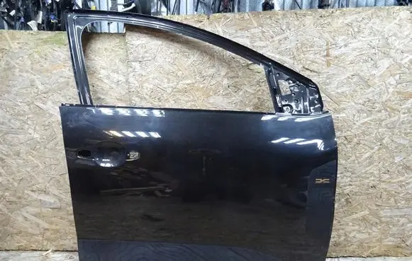 Dacia Sandero III Front door