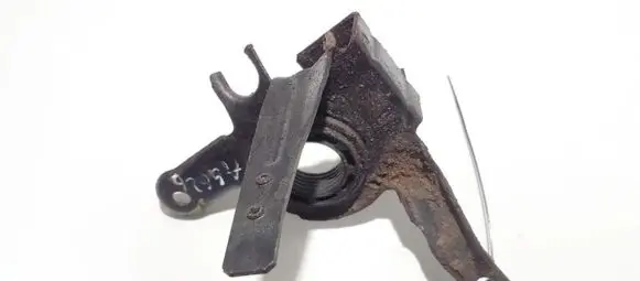 Opel Astra G Engine mounting bracket