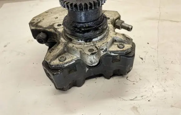 Mercedes-Benz ML W166 Fuel injection high pressure pump A6420102407