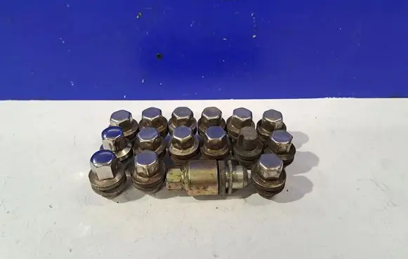 Land Rover Range Rover L405 Nuts/bolts WHEELSCREWSKIT