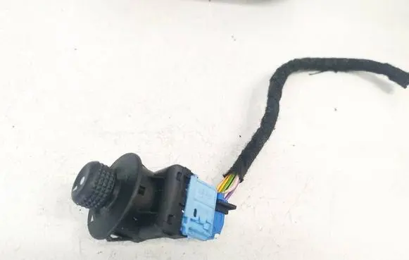 Citroen C3 Wing mirror switch 185526