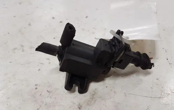 Opel Astra H Vacuum valve 72244800