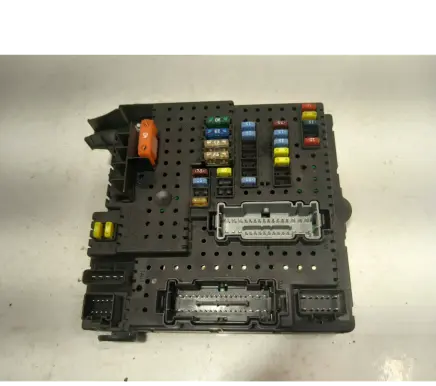 Volvo S60 Fuse box set 28017881