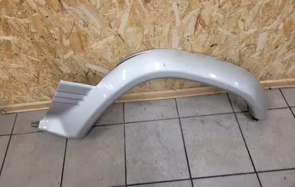 Mitsubishi Pajero Rear arch trim MB679792
