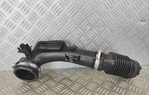 Dacia Sandero III Air intake duct part 165750995R