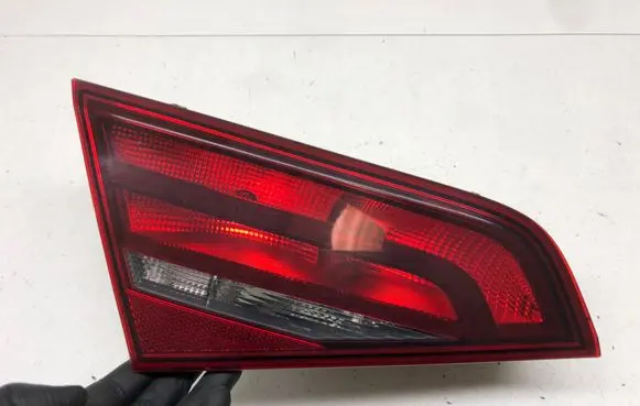 Audi A3 S3 8V Tailgate rear/tail lights 8V4945093