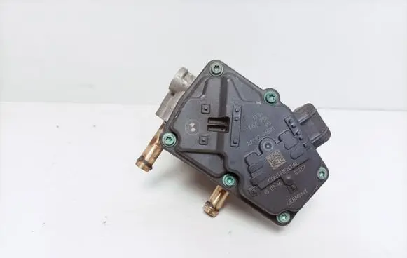 BMW i8 Throttle valve 7629908