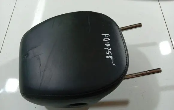 Porsche Cayenne (9PA) Front seat headrest 
