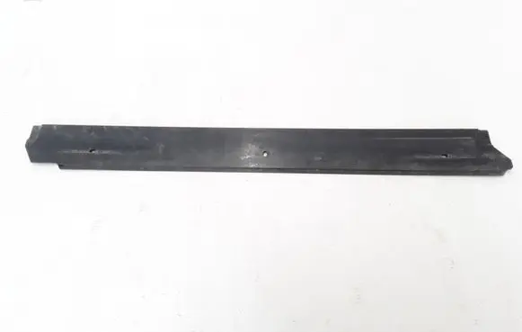 Volvo XC70 Intercooler pipe mounting bracket 30730526