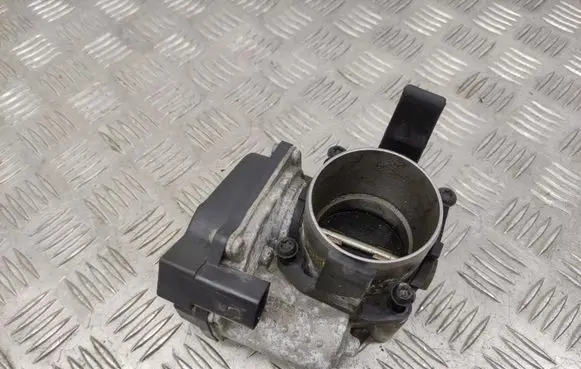 Volkswagen Golf VI Throttle valve 03C133062C