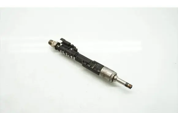 BMW 1 F20 F21 Fuel injector 0261500172 1306081213 13647639994