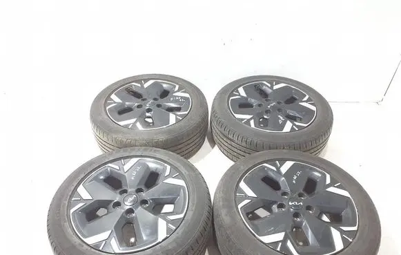 KIA Niro R17 alloy rim