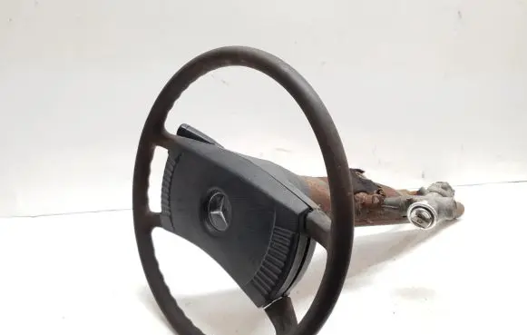 Mercedes-Benz COMPAKT W115 Steering wheel
