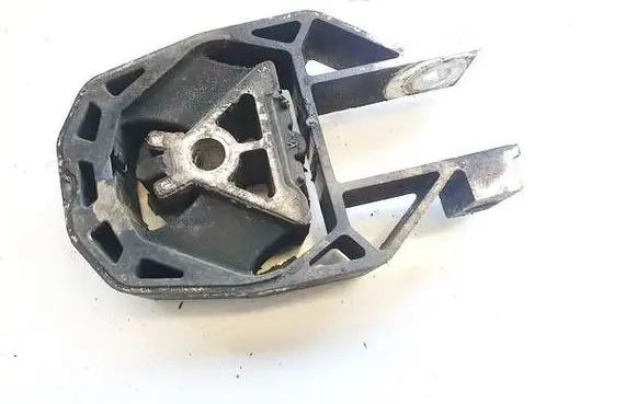 Ford Kuga I Engine mount bracket P112D