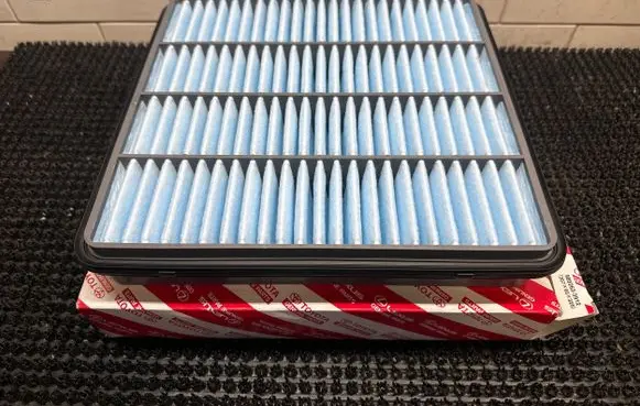 Toyota Land Cruiser (J200) Air filter 1780138030