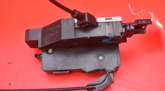 Citroen C3 Picasso Rear door lock 24099158