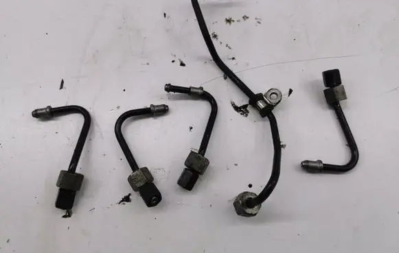 Mercedes-Benz B W245 Fuel injector supply line/pipe 