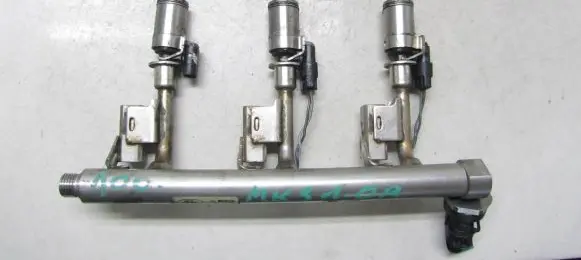 Ford Focus Fuel main line pipe DM5G-9H487-AB