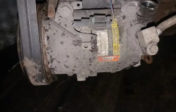 Nissan Almera N16 Air conditioning (A/C) compressor (pump) 926009F501
