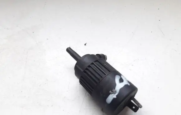 Mitsubishi Carisma Windscreen/windshield washer pump