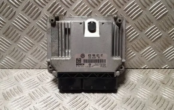 Volkswagen PASSAT B6 Engine control unit/module 03G906021MT 0281013313 1039S15597