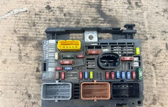 Peugeot 5008 Fuse box set 9675877980 14394656
