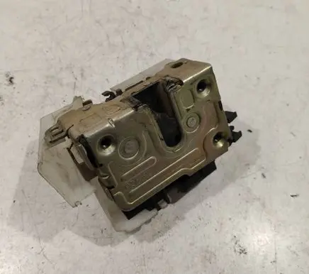 Renault Megane I Front door lock