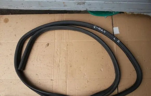 Ford Focus C-MAX Front door rubber seal 