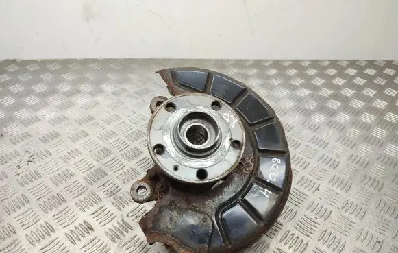 Volkswagen Tiguan Front wheel hub