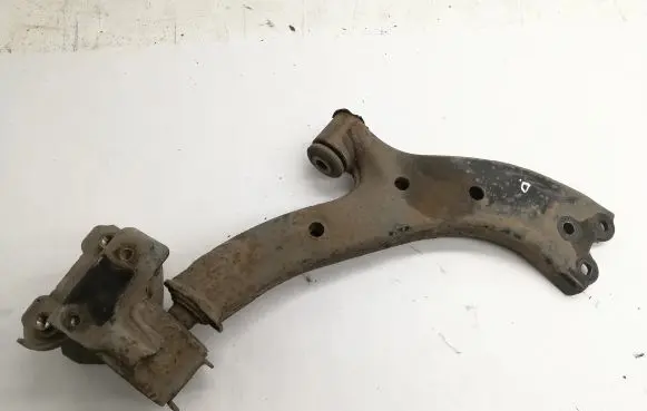Honda CR-V Front lower control arm/wishbone