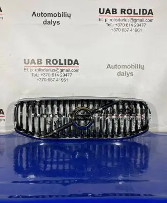 Volvo XC60 Front bumper upper radiator grill