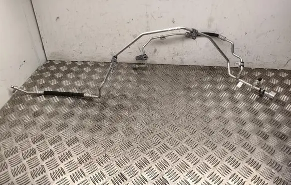 Renault Master IV Air conditioning (A/C) pipe/hose 924404256R