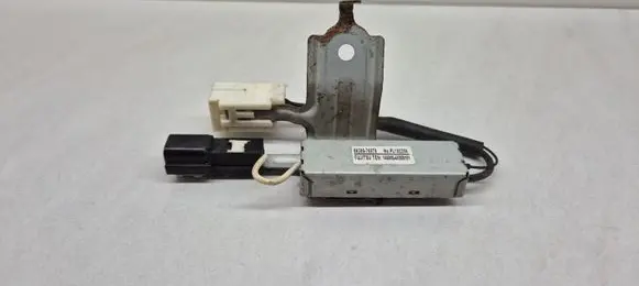 Lexus CT 200H Aerial antenna amplifier 8630076070