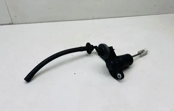 Audi A4 S4 B7 8E 8H Clutch master cylinder 8E1721401AJ