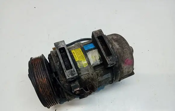 Volvo V70 Air conditioning (A/C) compressor (pump) 8708581