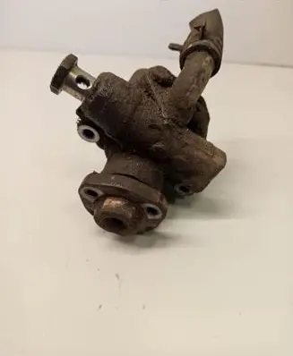 Volkswagen Golf IV Power steering pump 