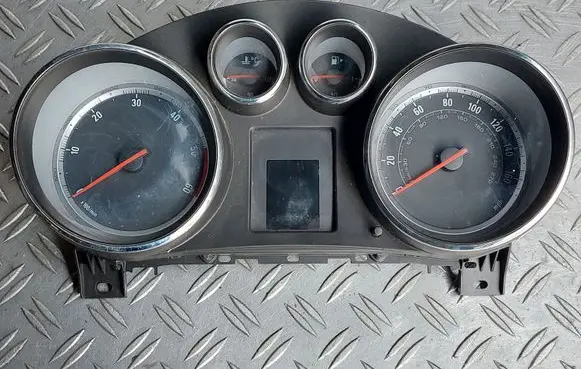 Opel Insignia A Speedometer (instrument cluster) 11844136