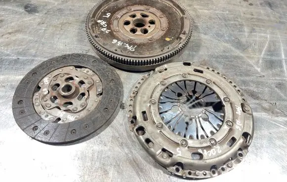 Volkswagen PASSAT B6 Clutch set kit 03g141025n 043082000742
