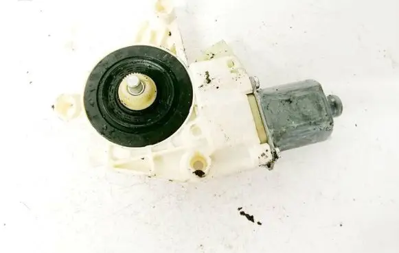 Mercedes-Benz C AMG W204 Rear door window regulator motor a2048200642 961108-100