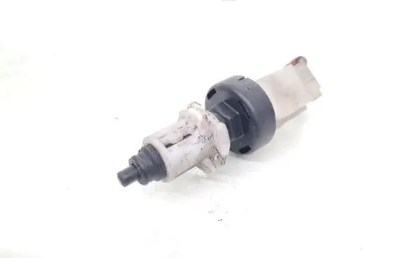 Iveco Daily 4th gen Brake pedal sensor switch 3319 B365